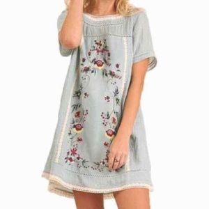 Umgee Embroidered Floral Tunic Dress